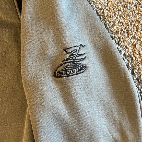 Excellent preowned condition. Made by Oakley in a size large. - Picture 3 of 8